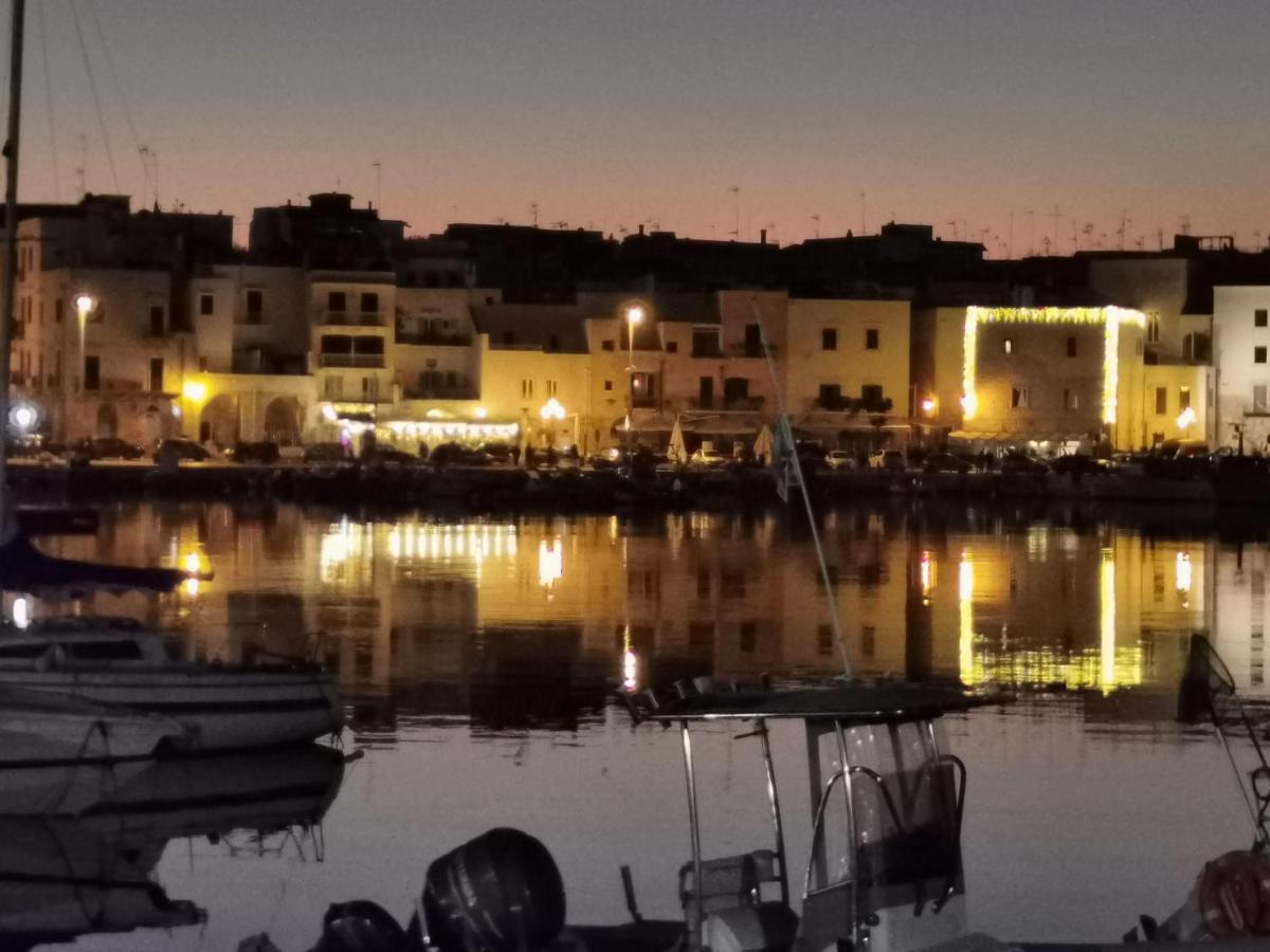 La Finestra Sul Porto Apartamento Trani Exterior foto