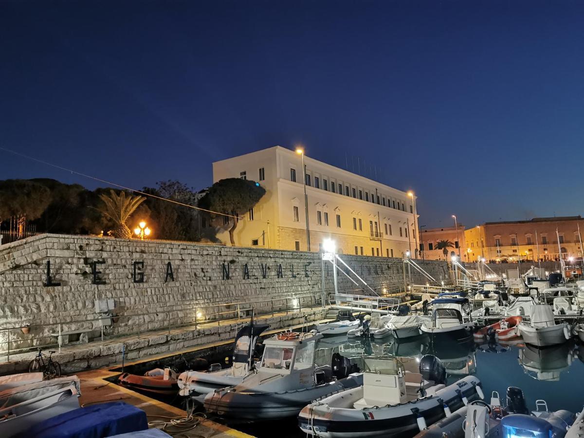 La Finestra Sul Porto Apartamento Trani Exterior foto