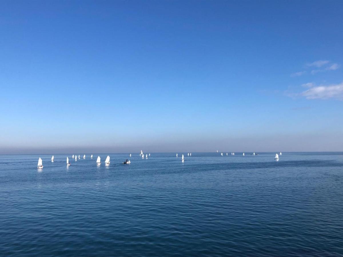 La Finestra Sul Porto Apartamento Trani Exterior foto