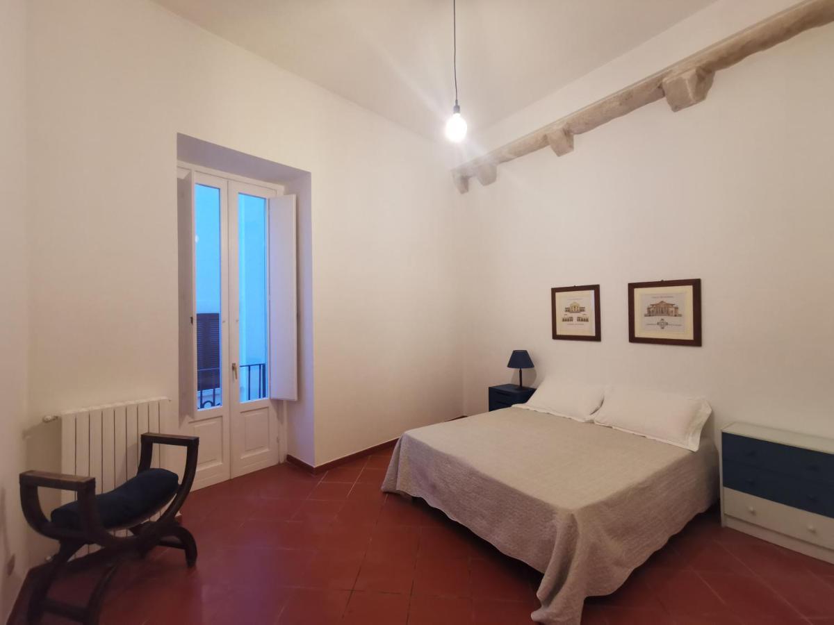 La Finestra Sul Porto Apartamento Trani Exterior foto