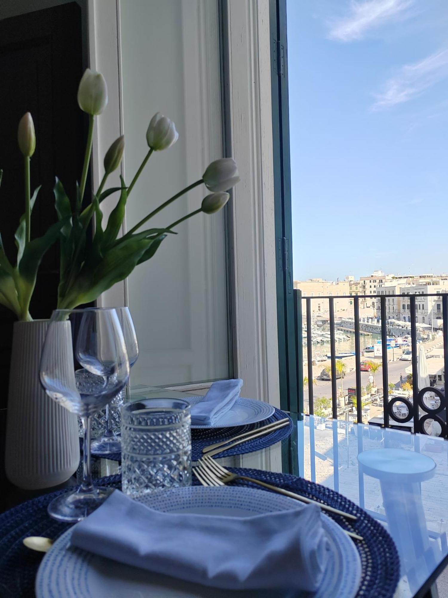 La Finestra Sul Porto Apartamento Trani Exterior foto