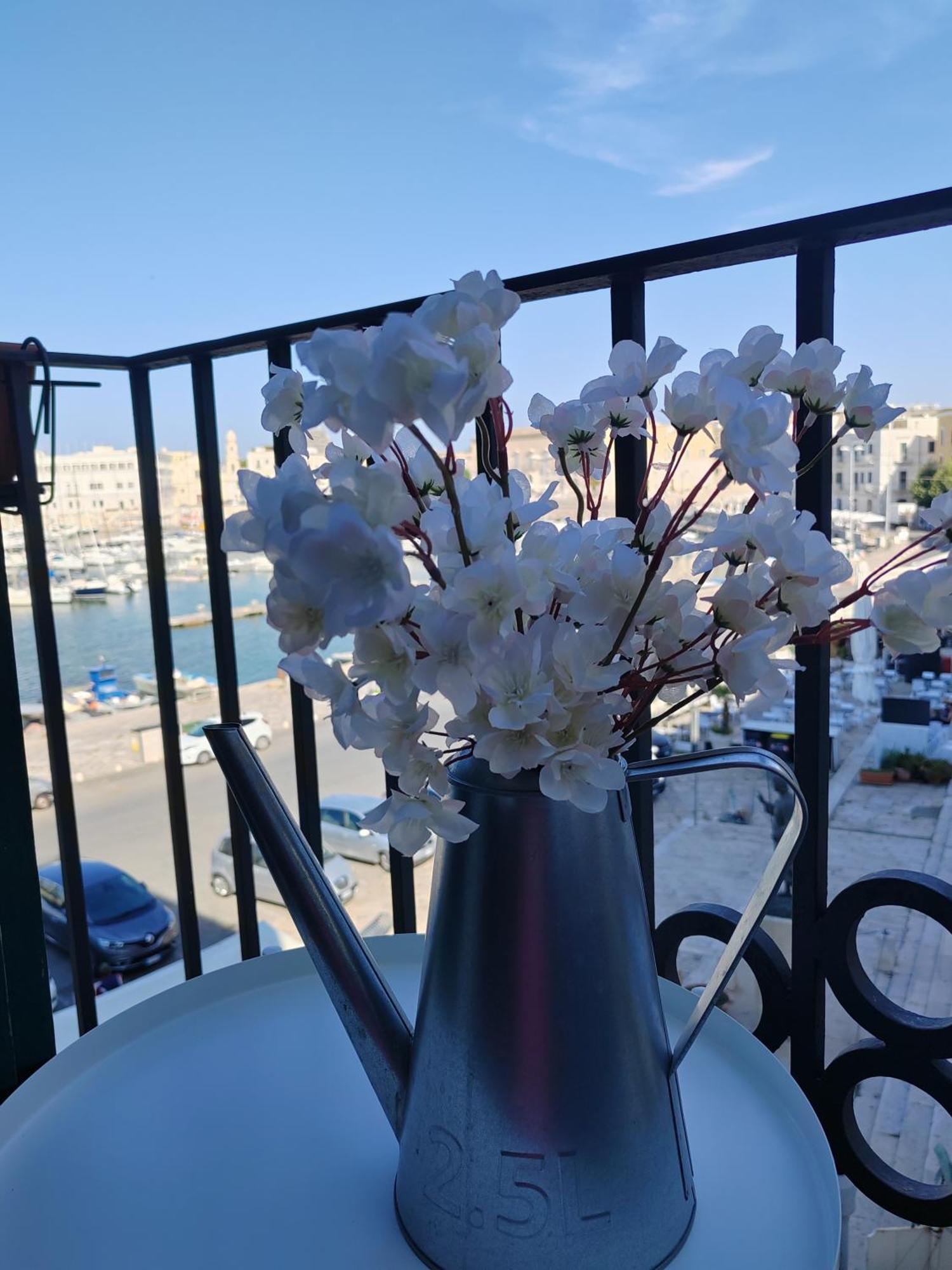 La Finestra Sul Porto Apartamento Trani Exterior foto