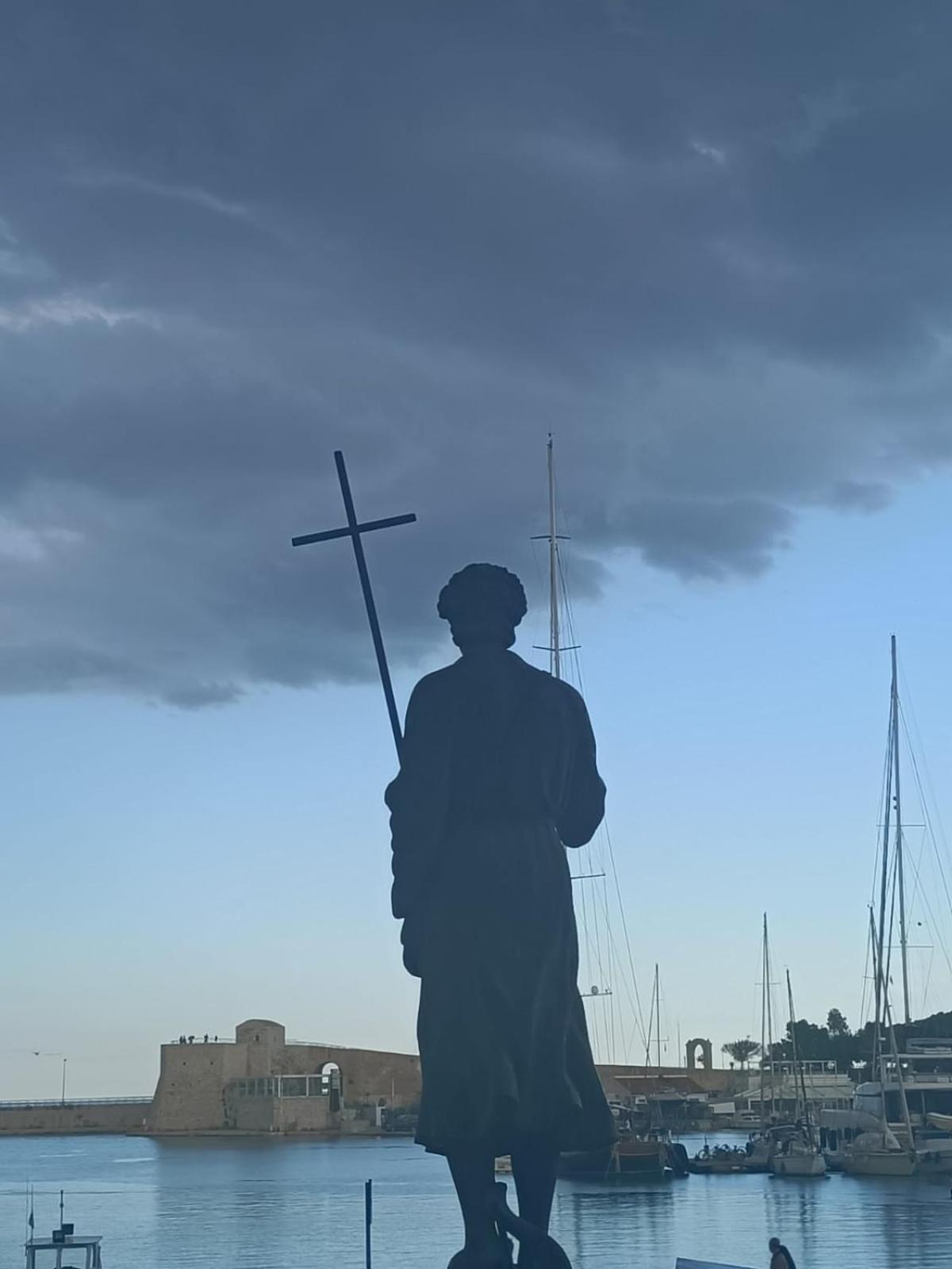 La Finestra Sul Porto Apartamento Trani Exterior foto