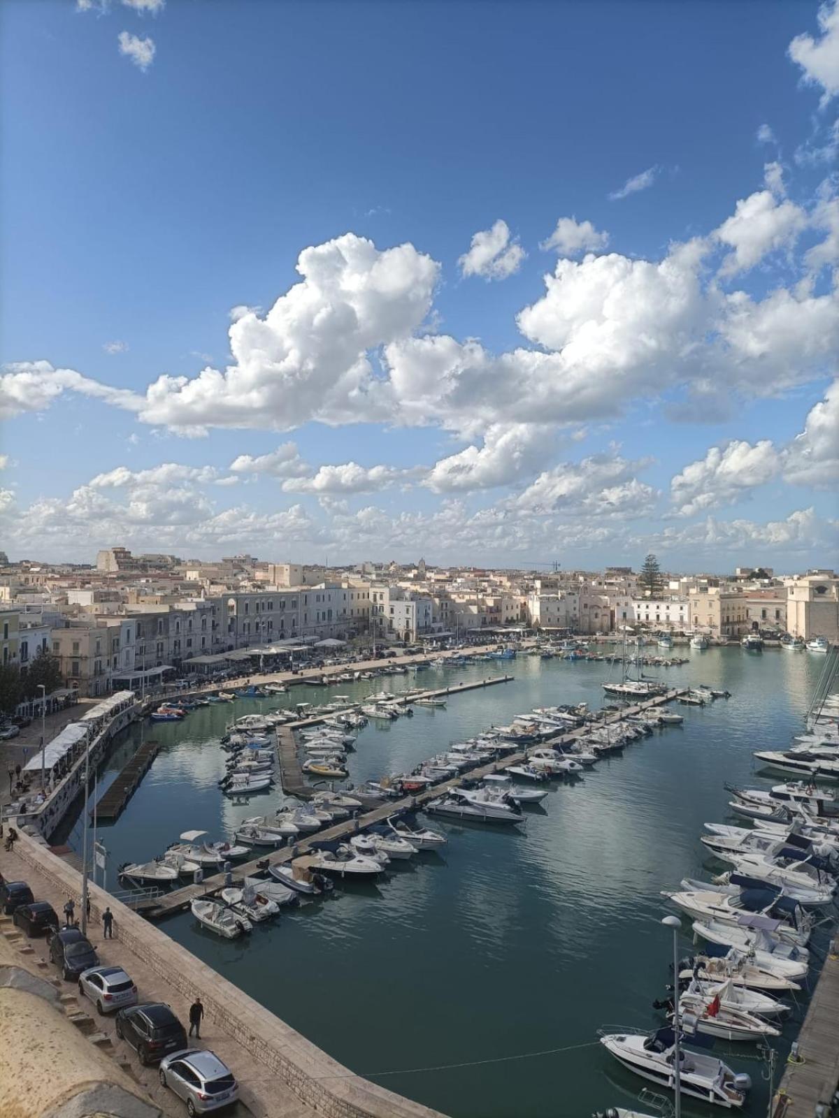 La Finestra Sul Porto Apartamento Trani Exterior foto